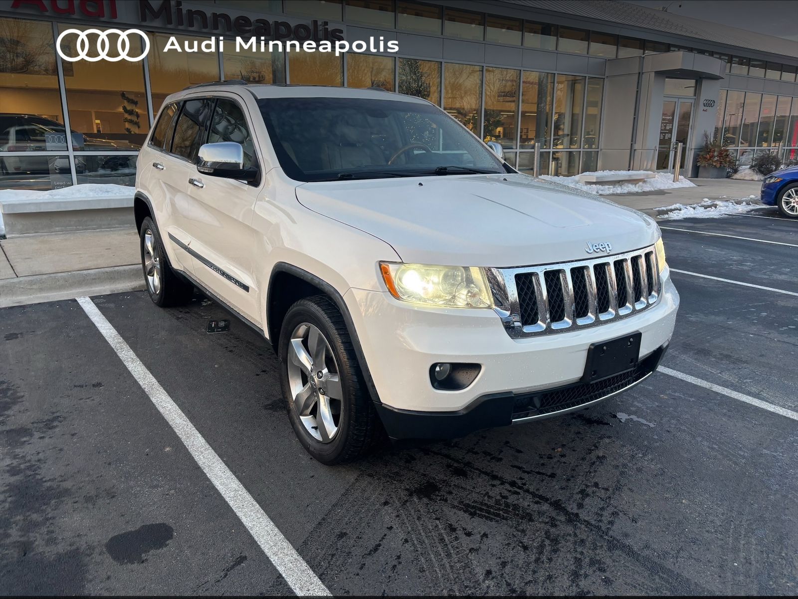 Thumbnail: 2011 Jeep Grand Cherokee - 26