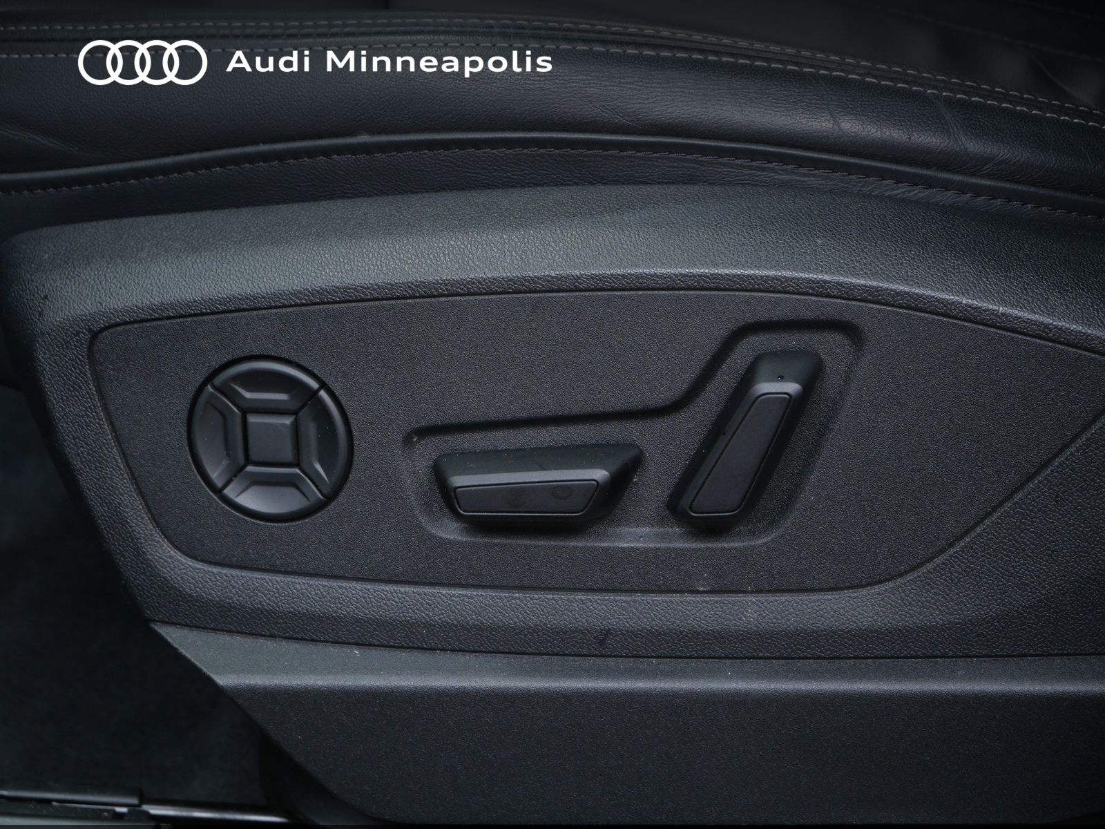 Thumbnail: 2024 Audi Q8 e-tron - 13