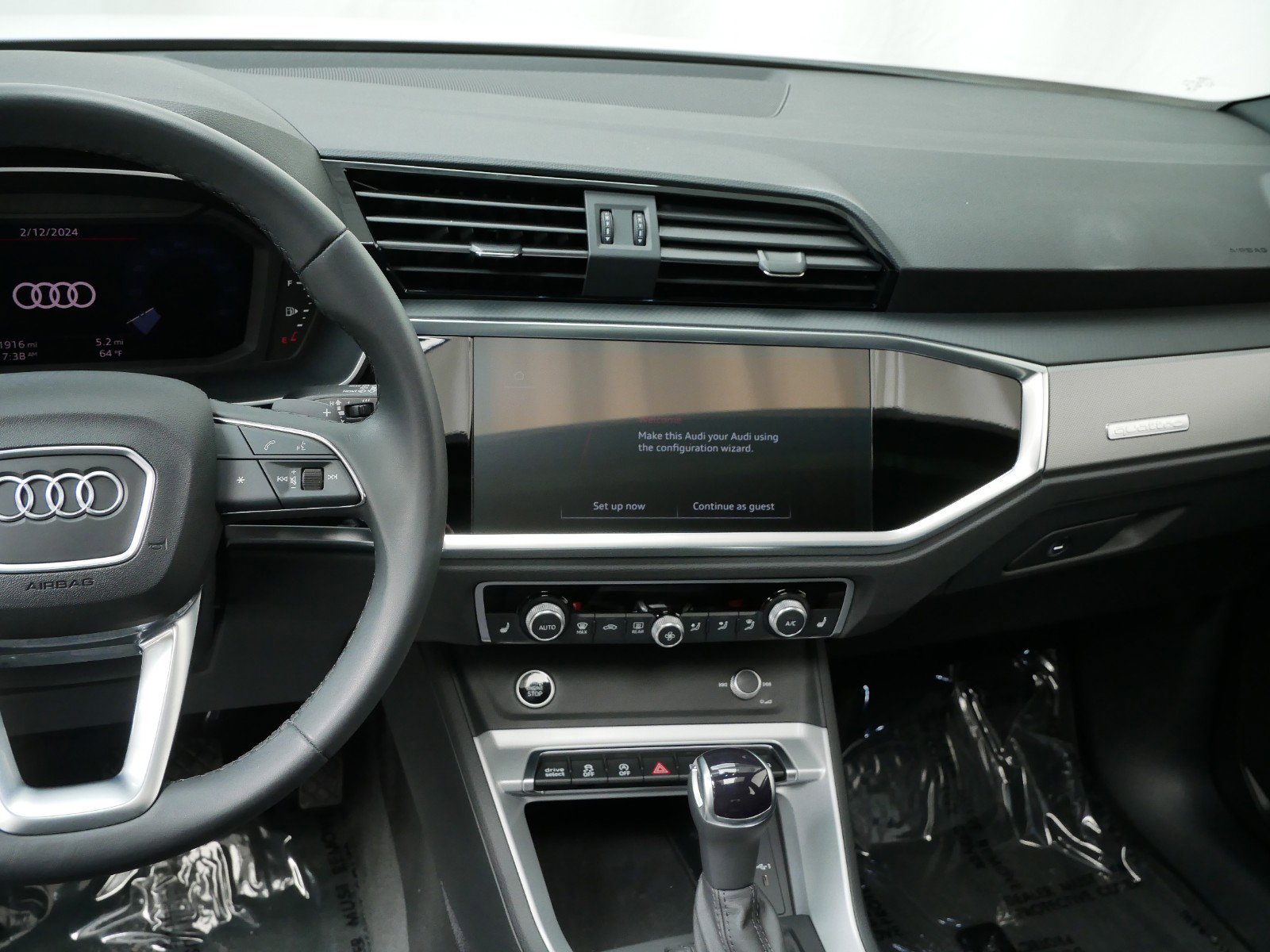 Thumbnail: 2023 Audi Q3 - 14