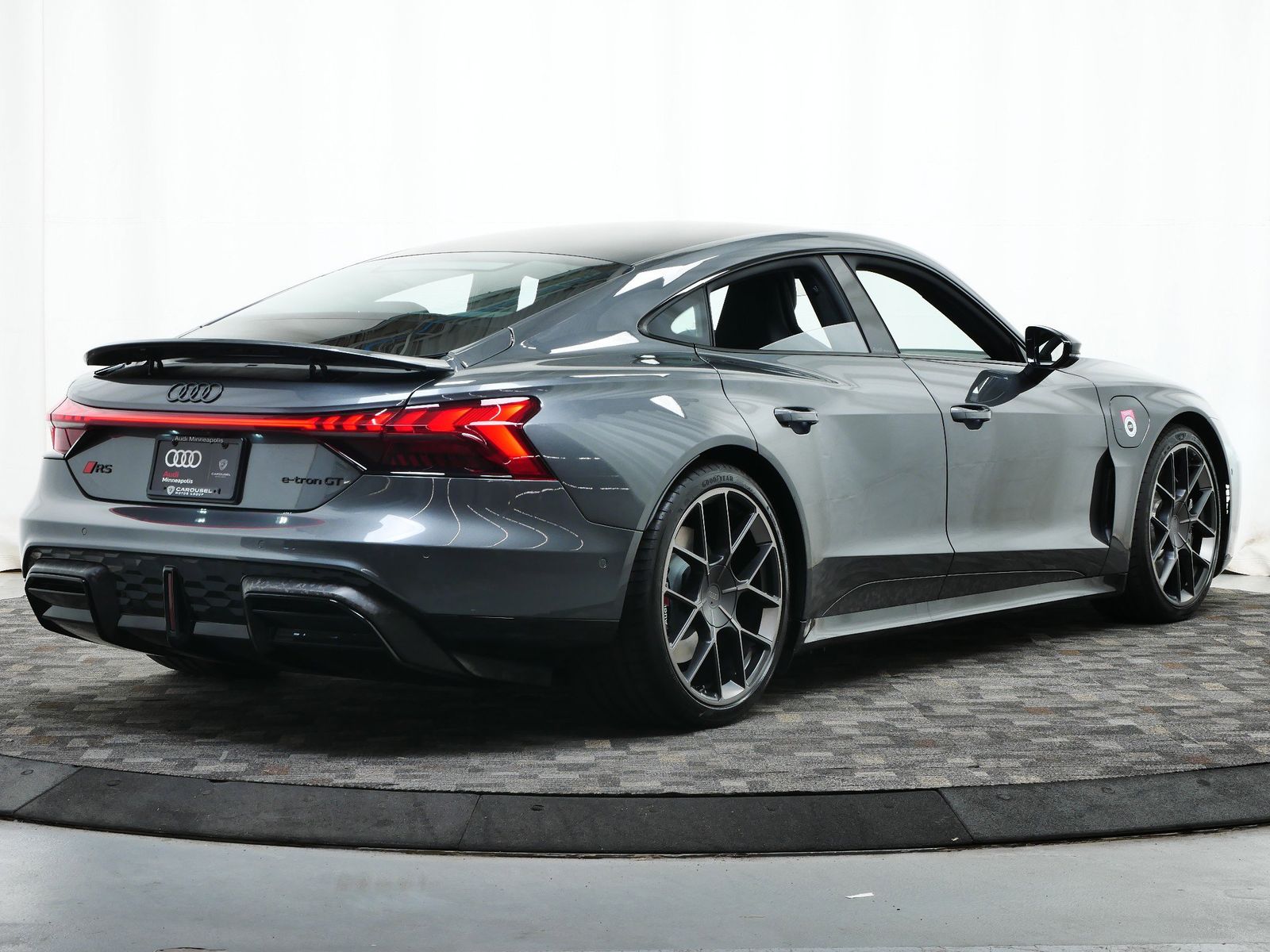 Thumbnail: 2025 Audi RS e-tron GT - 6