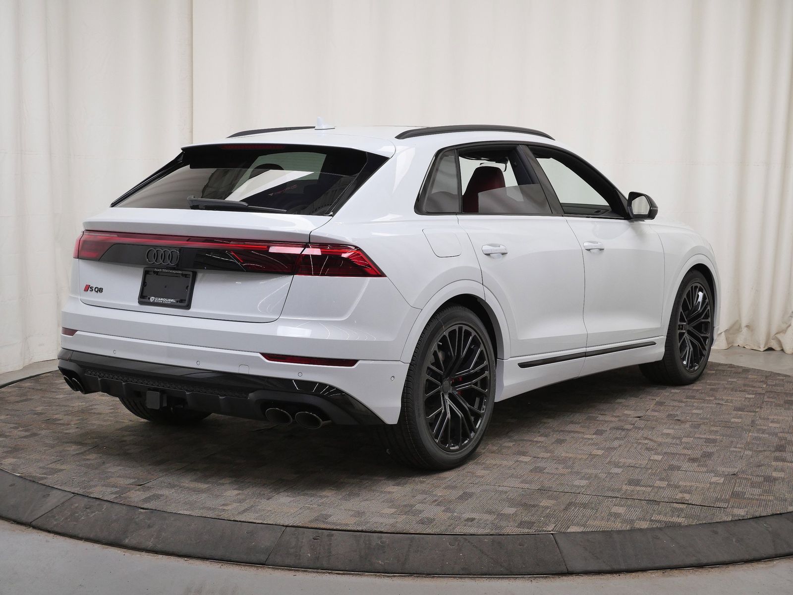 Thumbnail: 2026 Audi SQ8 - 6