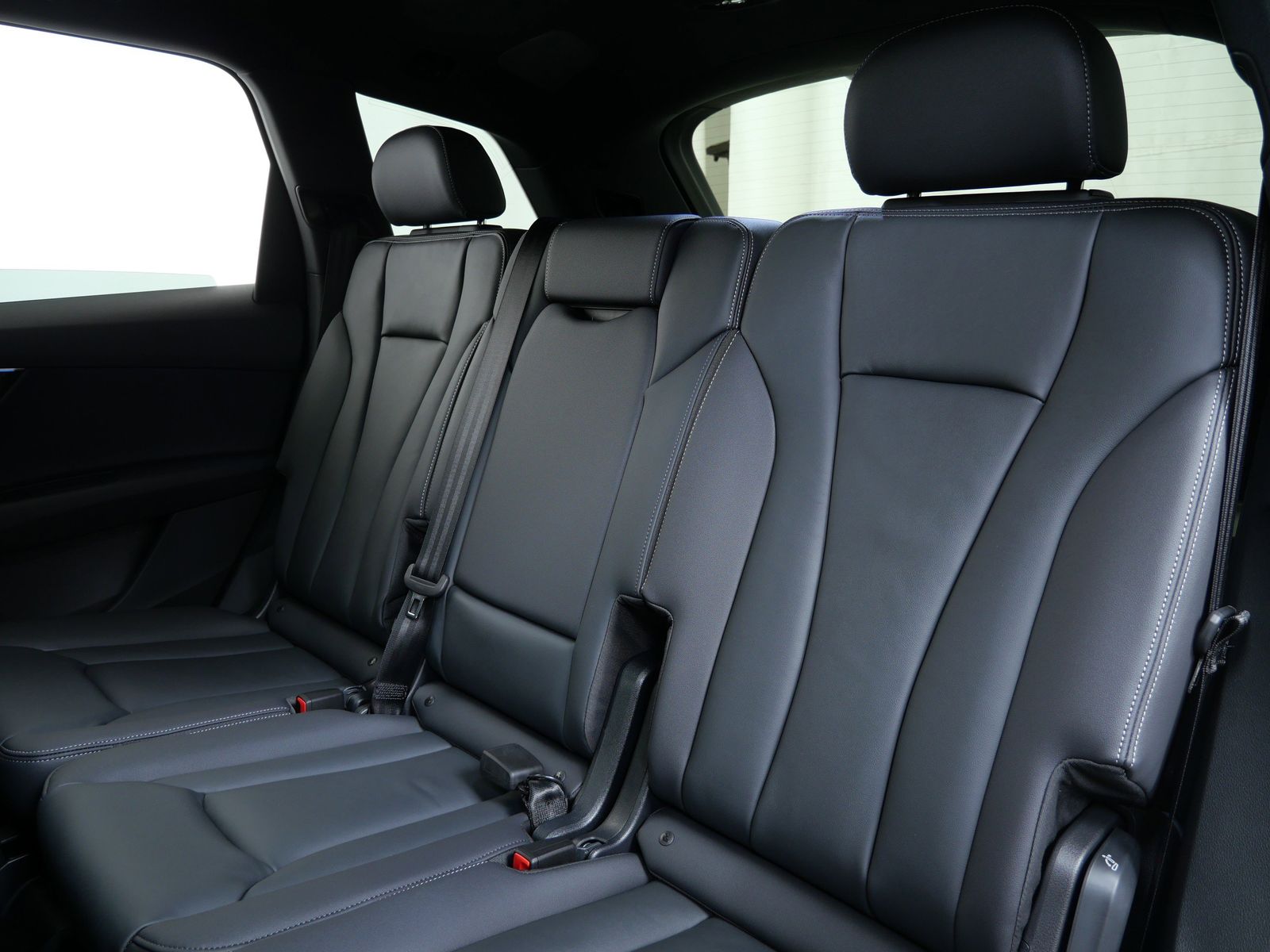 Thumbnail: 2026 Audi Q7 - 12