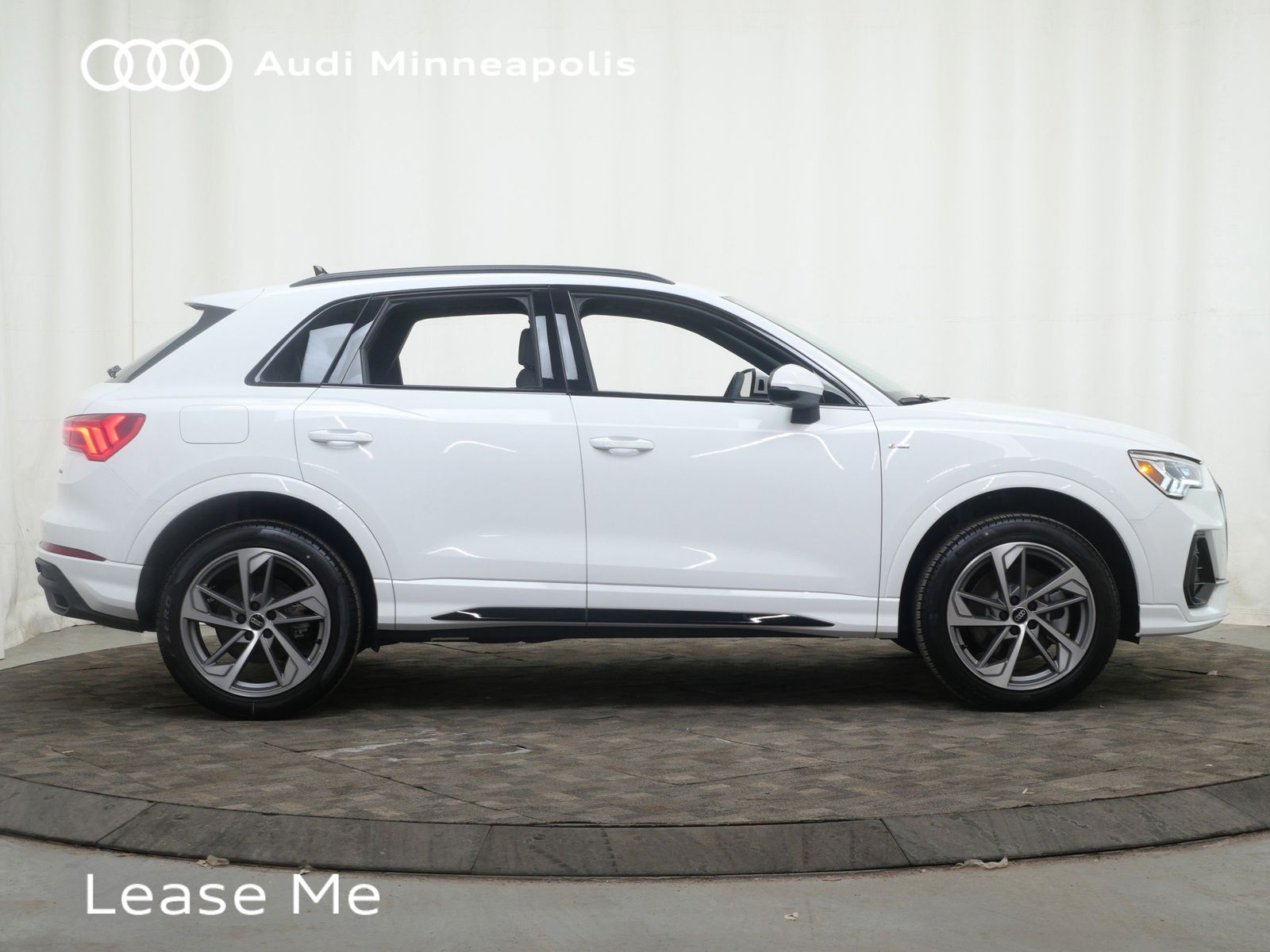 Thumbnail: 2025 Audi Q3 - 9