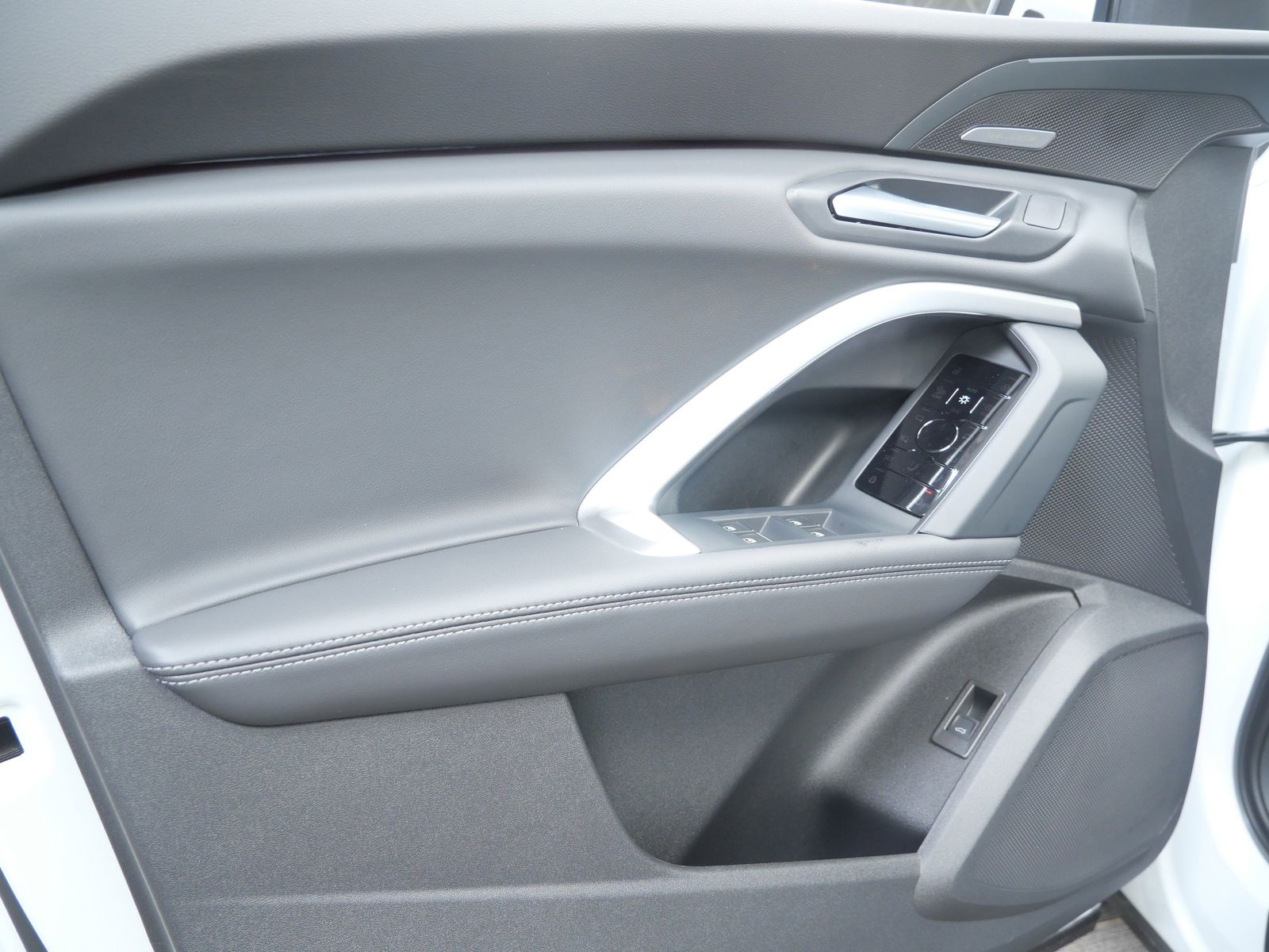 Thumbnail: 2026 Audi Q5 - 10