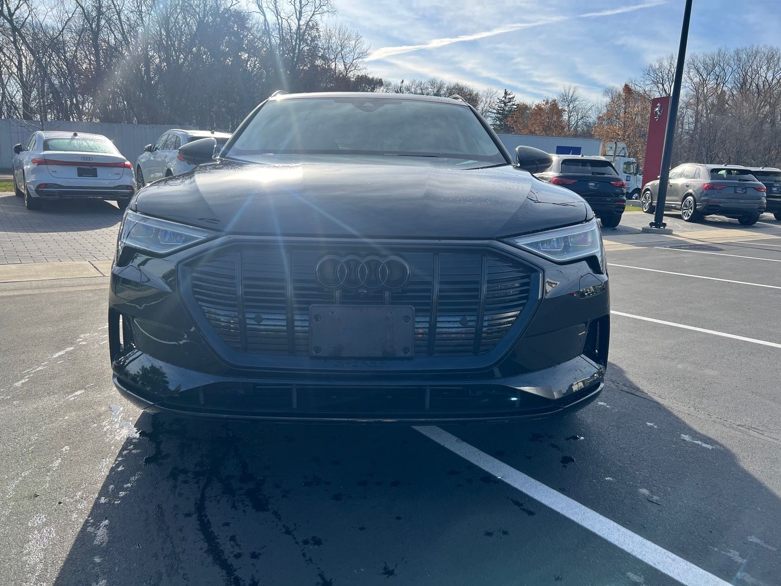 Thumbnail: 2023 Audi e-tron - 8