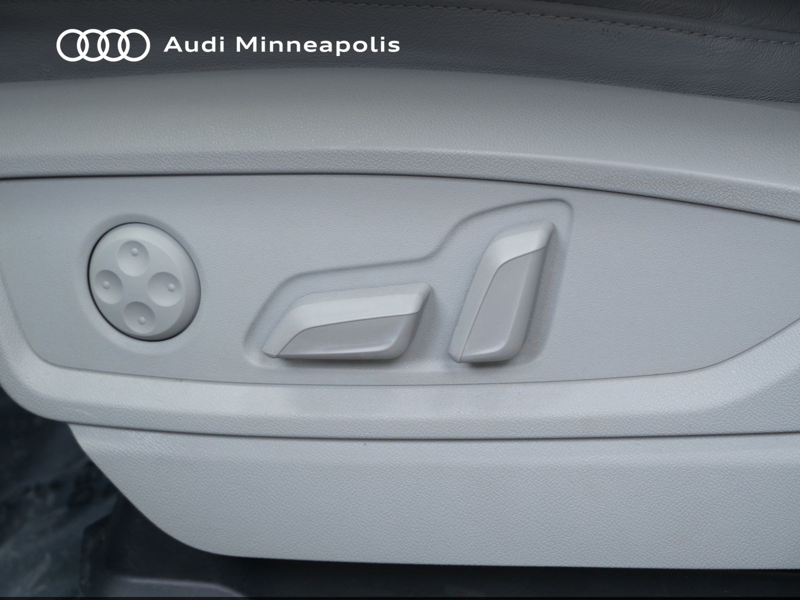 Thumbnail: 2022 Audi Q5 - 13