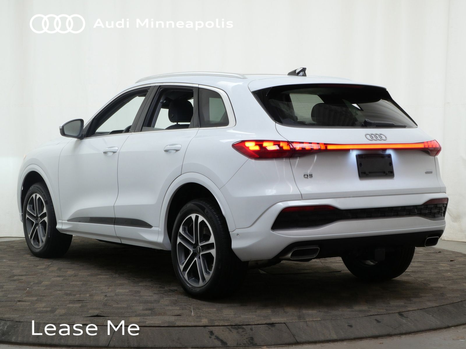 Thumbnail: 2025 Audi Q5 - 4