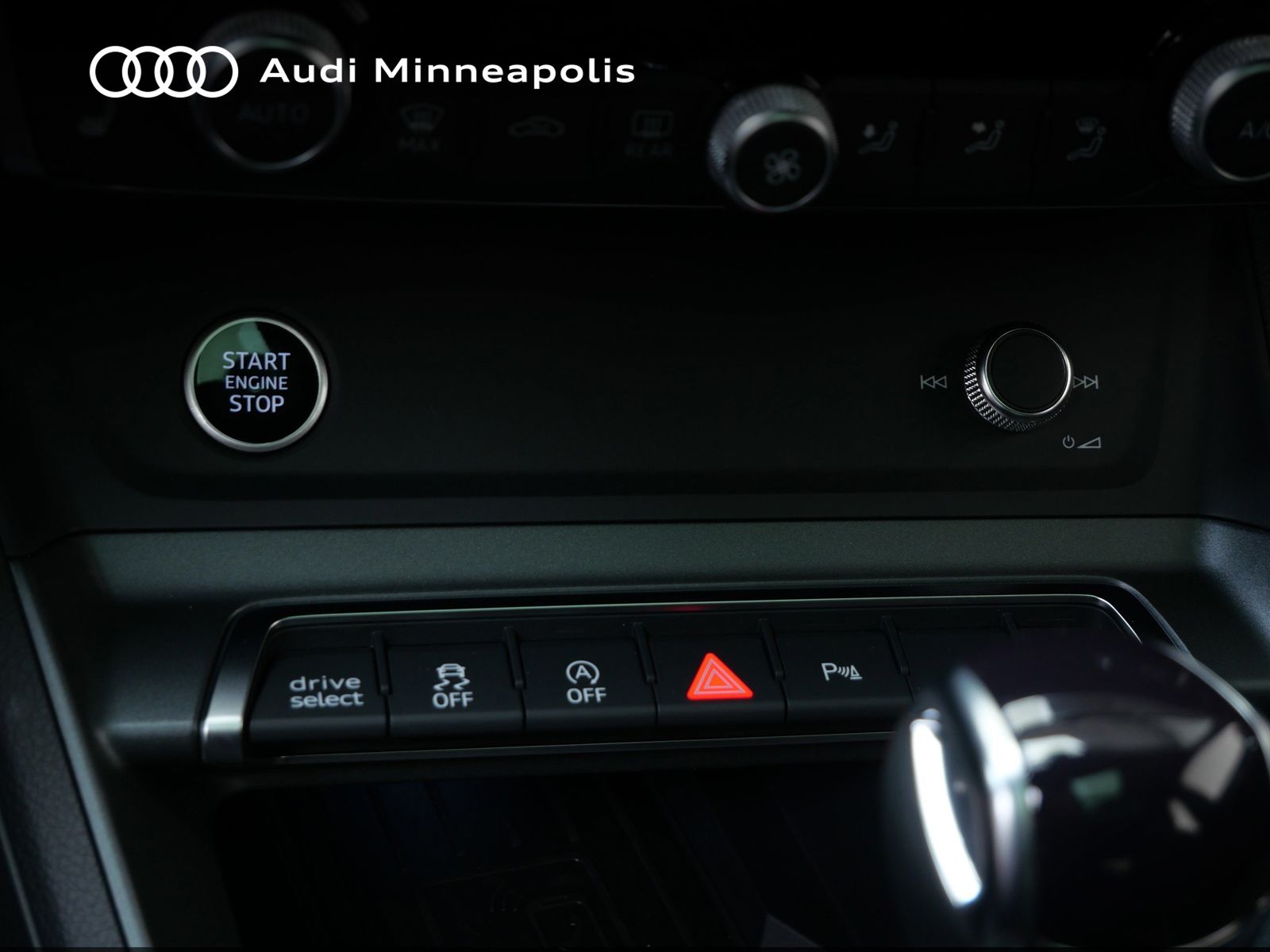 Thumbnail: 2025 Audi Q3 - 29