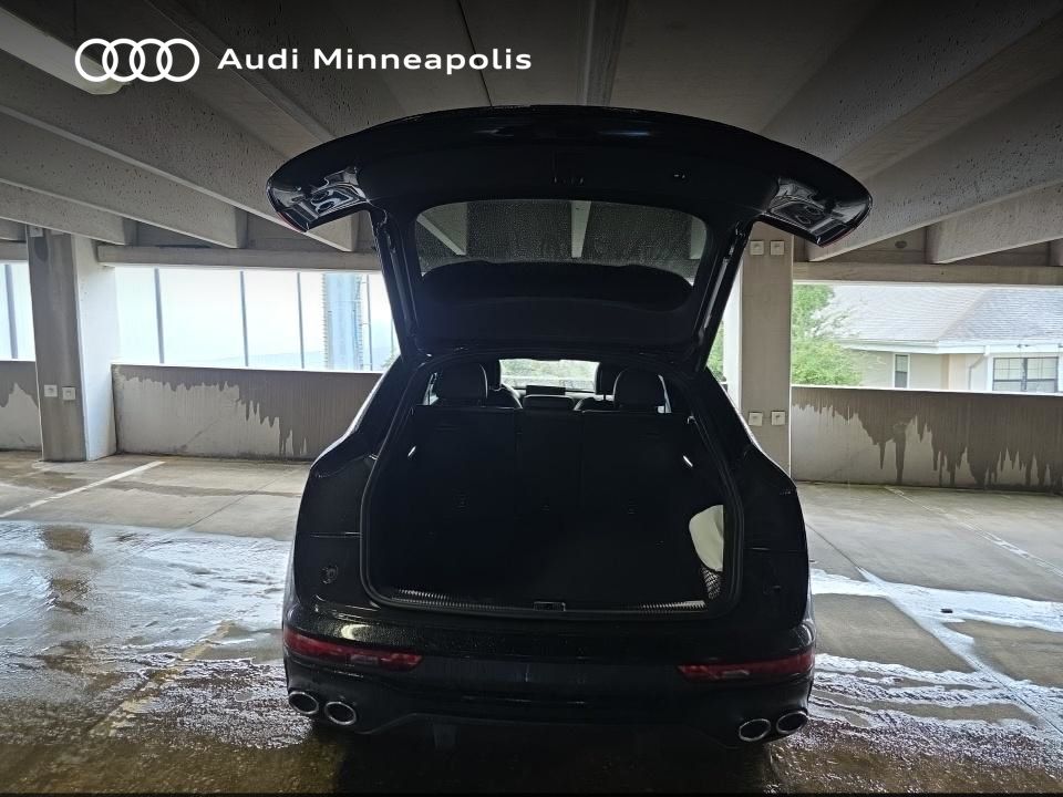 Thumbnail: 2023 Audi SQ5 - 15