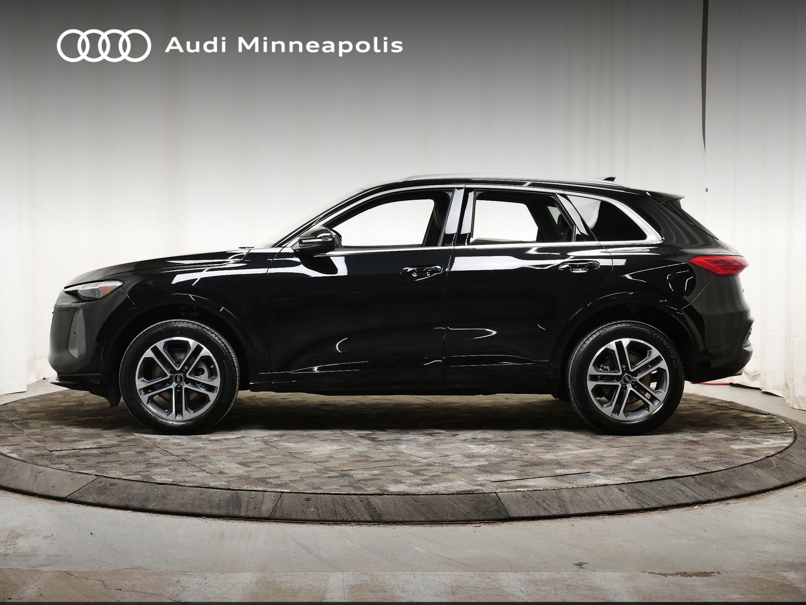 Thumbnail: 2025 Audi Q5 - 3