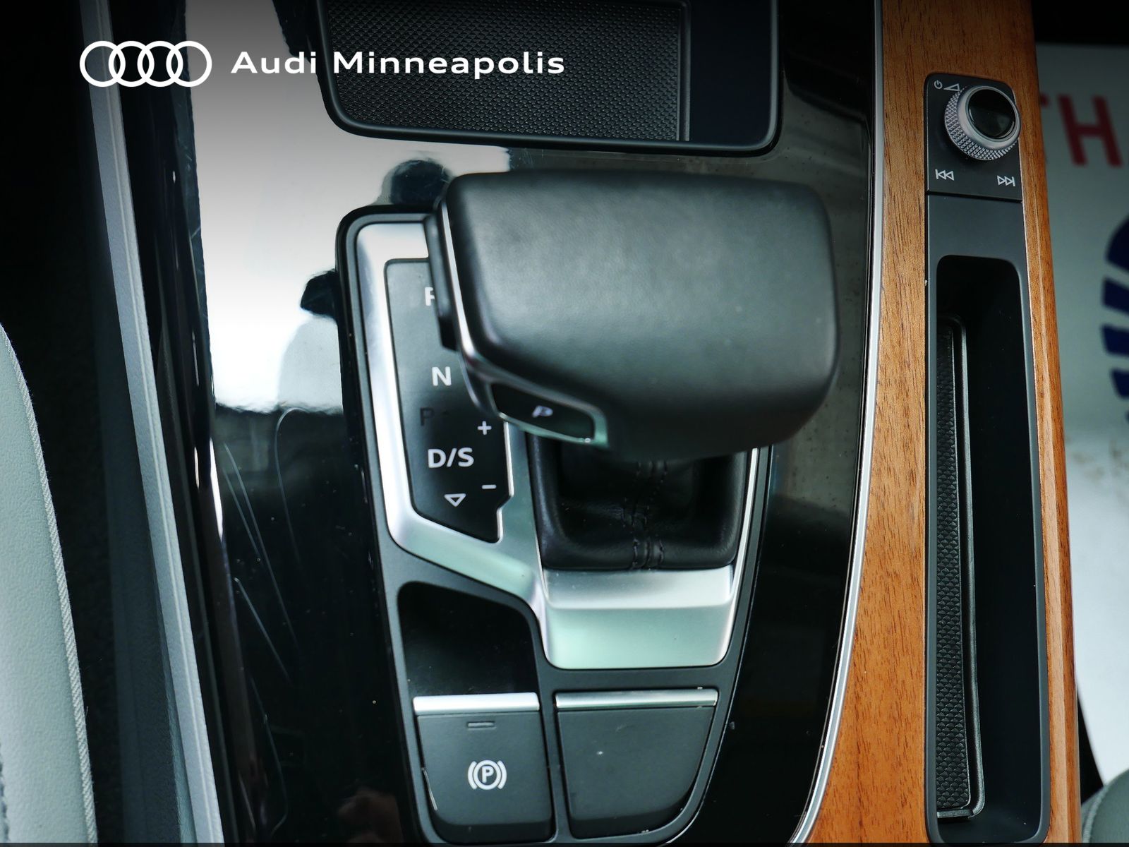 Thumbnail: 2022 Audi Q5 - 27