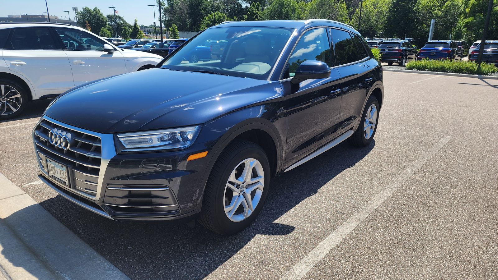 Used 2018 Audi Q5 Premium with VIN WA1ANAFYXJ2027764 for sale in Minneapolis, Minnesota