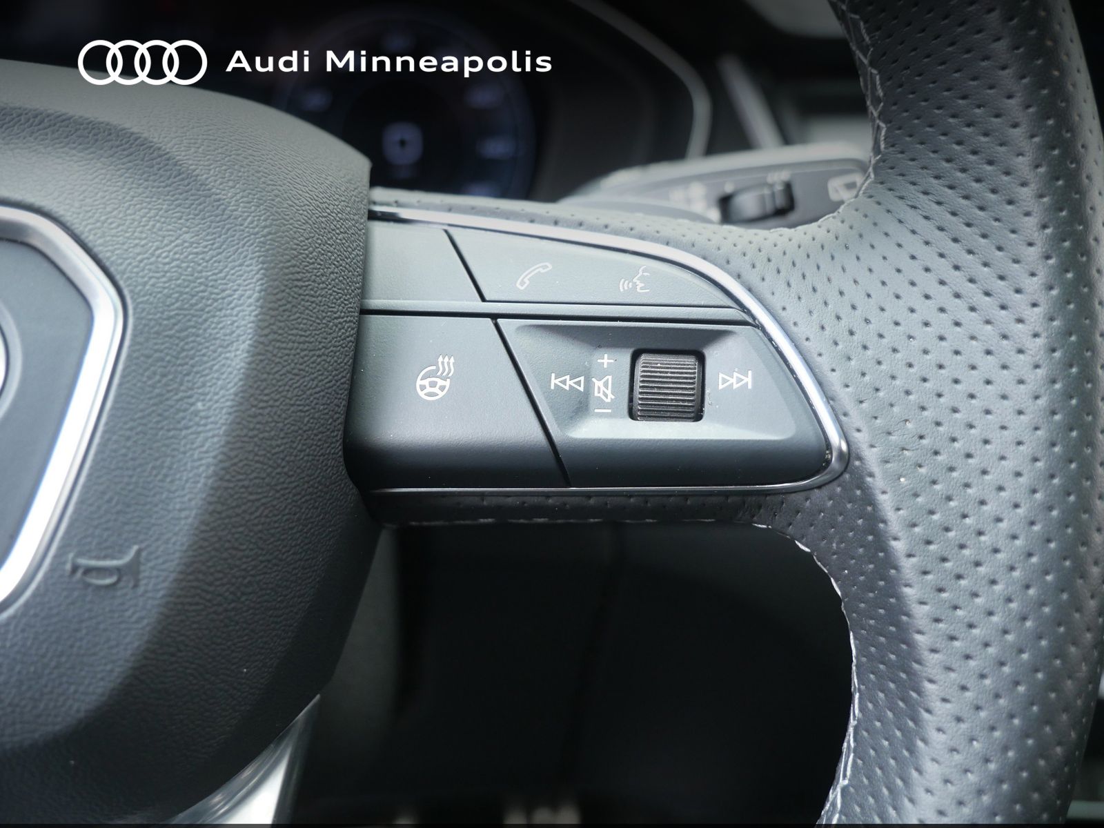 Thumbnail: 2023 Audi SQ5 - 26