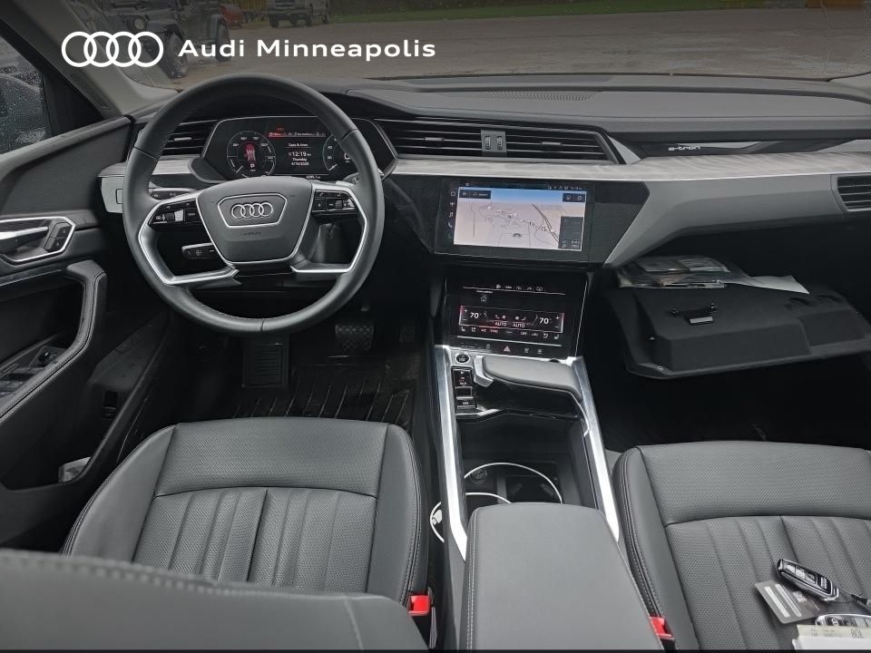 Thumbnail: 2024 Audi Q8 e-tron - 2