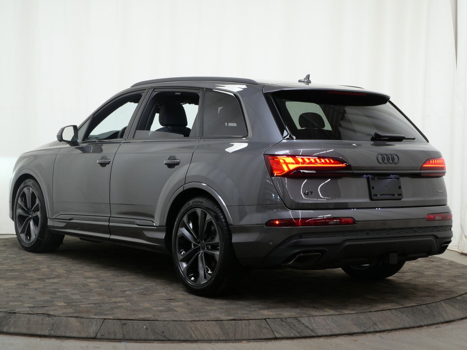 Thumbnail: 2026 Audi Q7 - 4