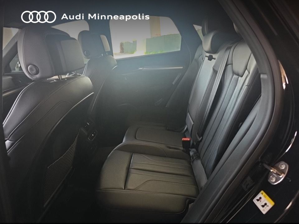 Thumbnail: 2023 Audi Q5 - 13