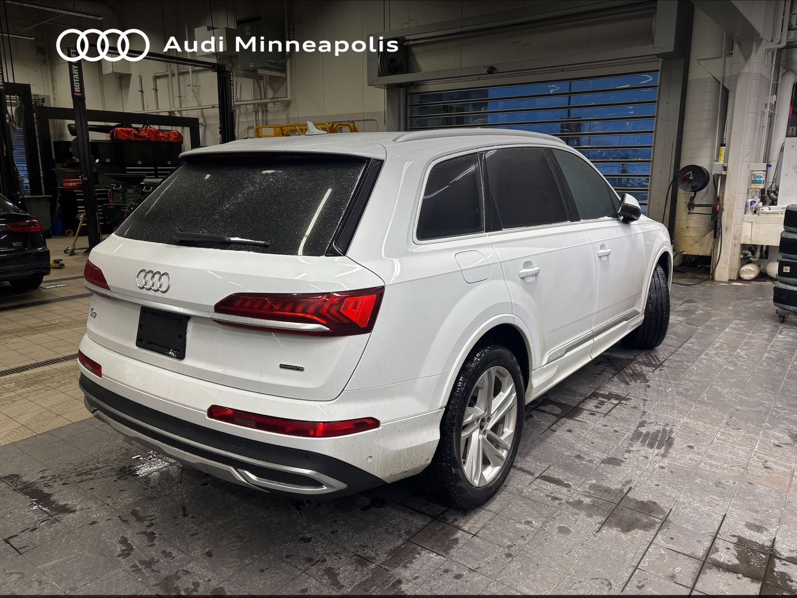 Thumbnail: 2023 Audi Q7 - 8
