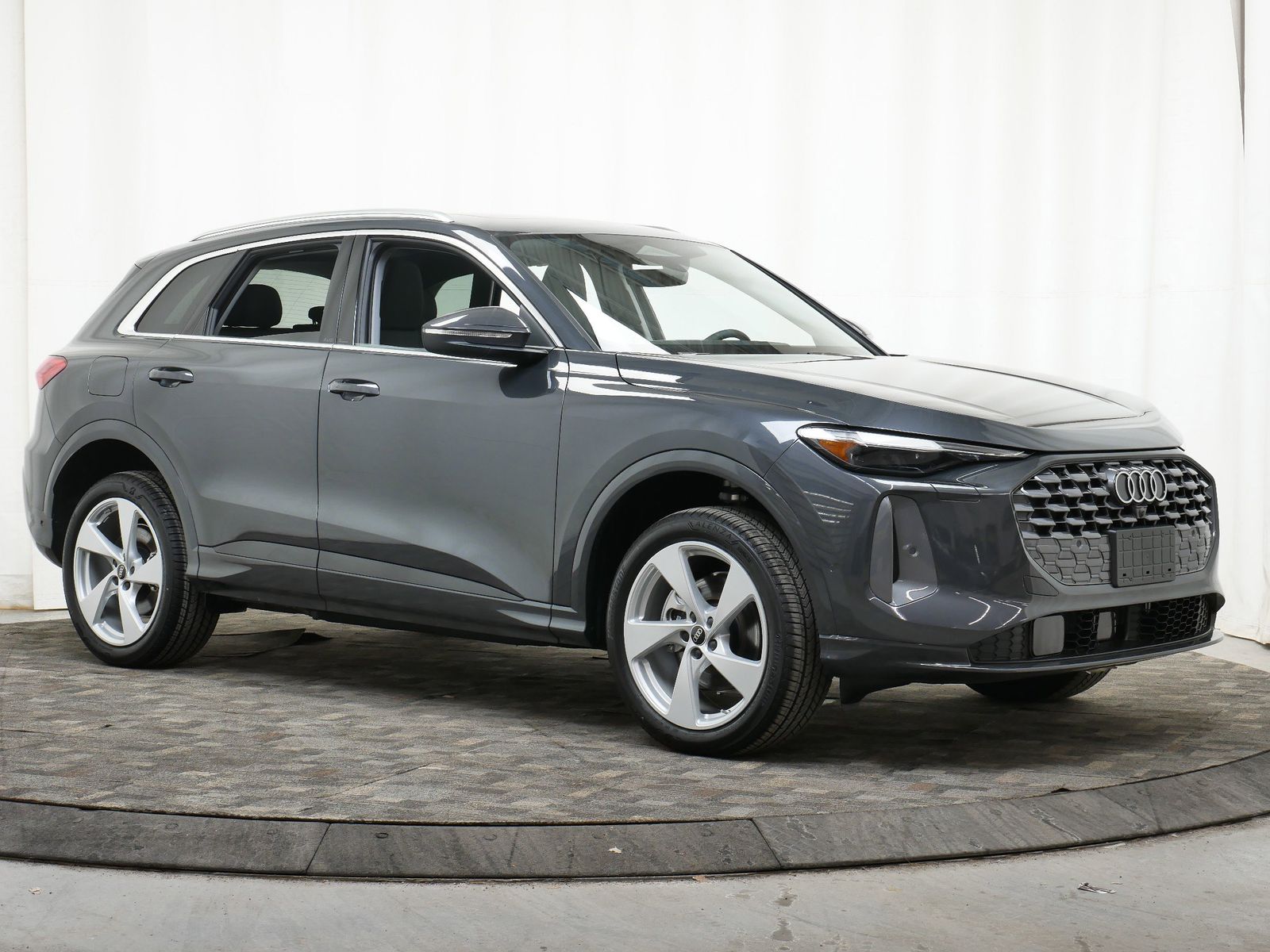 Thumbnail: 2025 Audi Q5 - 8