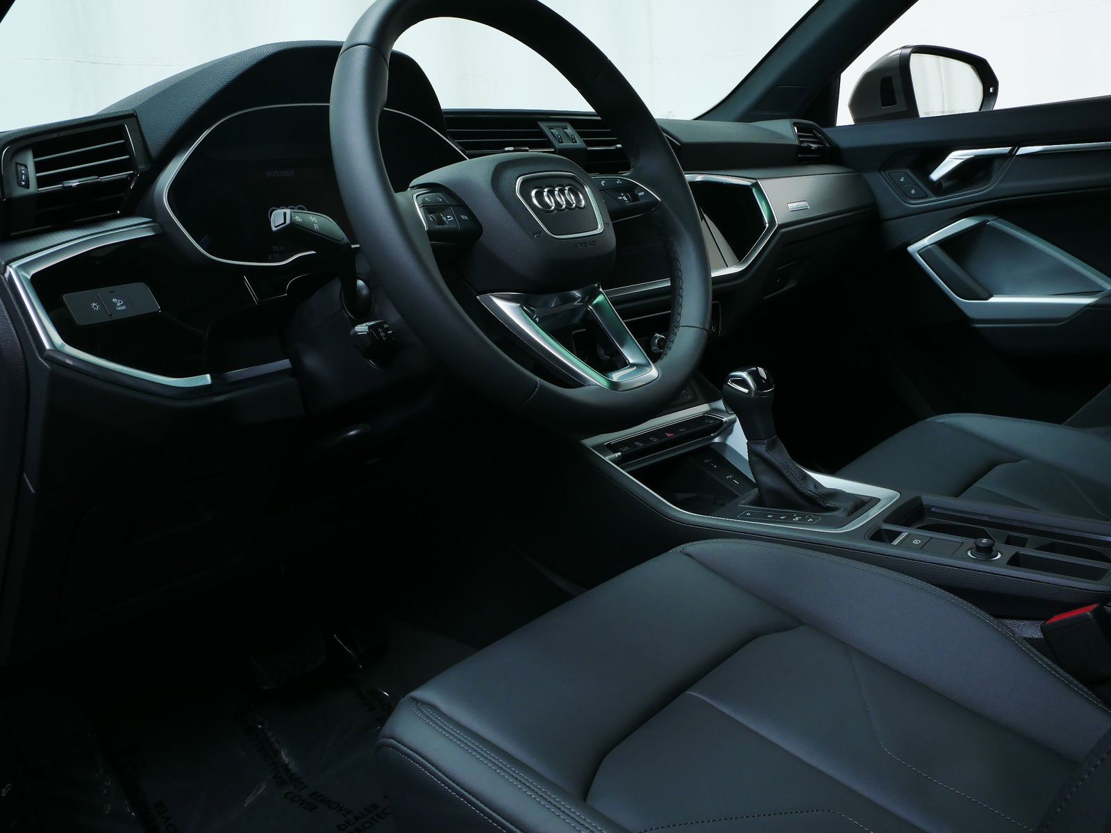 Thumbnail: 2025 Audi Q3 - 2