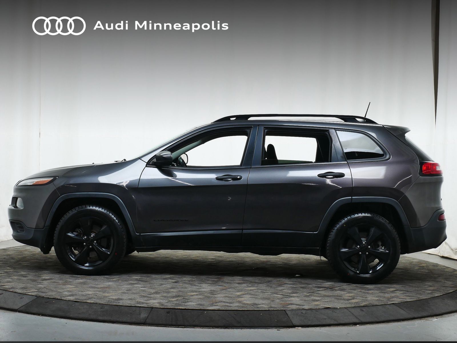 Thumbnail: 2016 Jeep Cherokee - 3