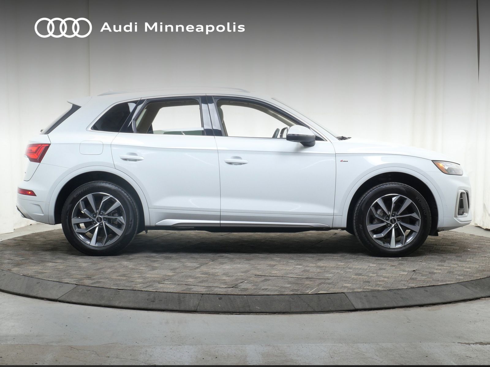Thumbnail: 2023 Audi Q5 - 9