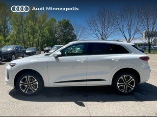 Thumbnail: 2025 Audi Q5 - 10