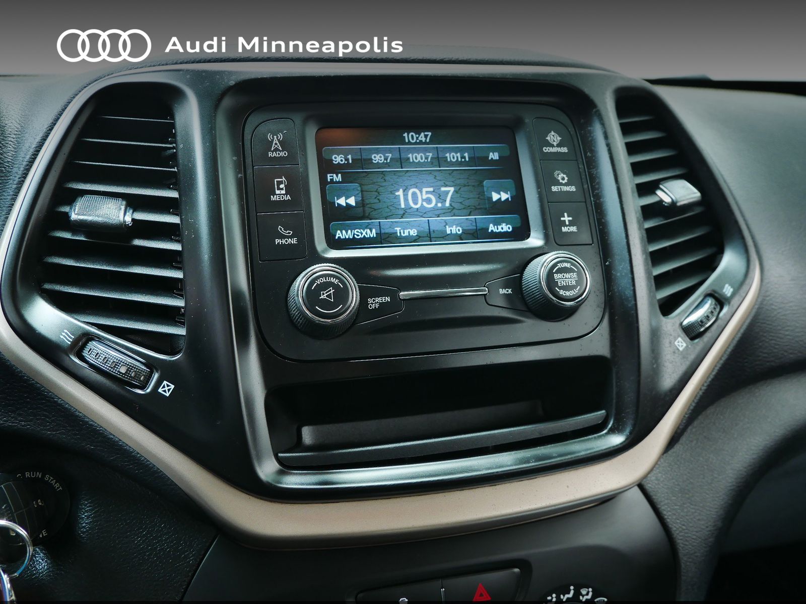 Thumbnail: 2016 Jeep Cherokee - 27