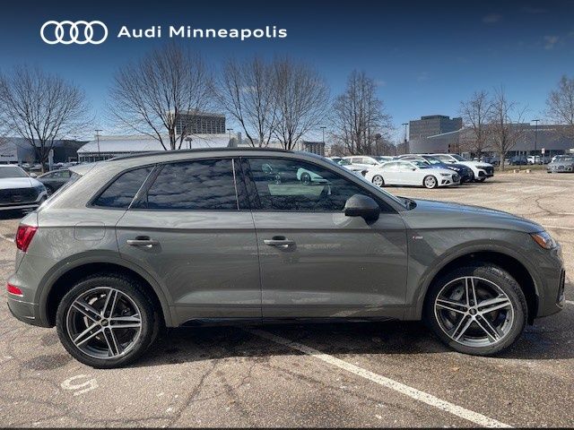 Thumbnail: 2023 Audi Q5 - 10