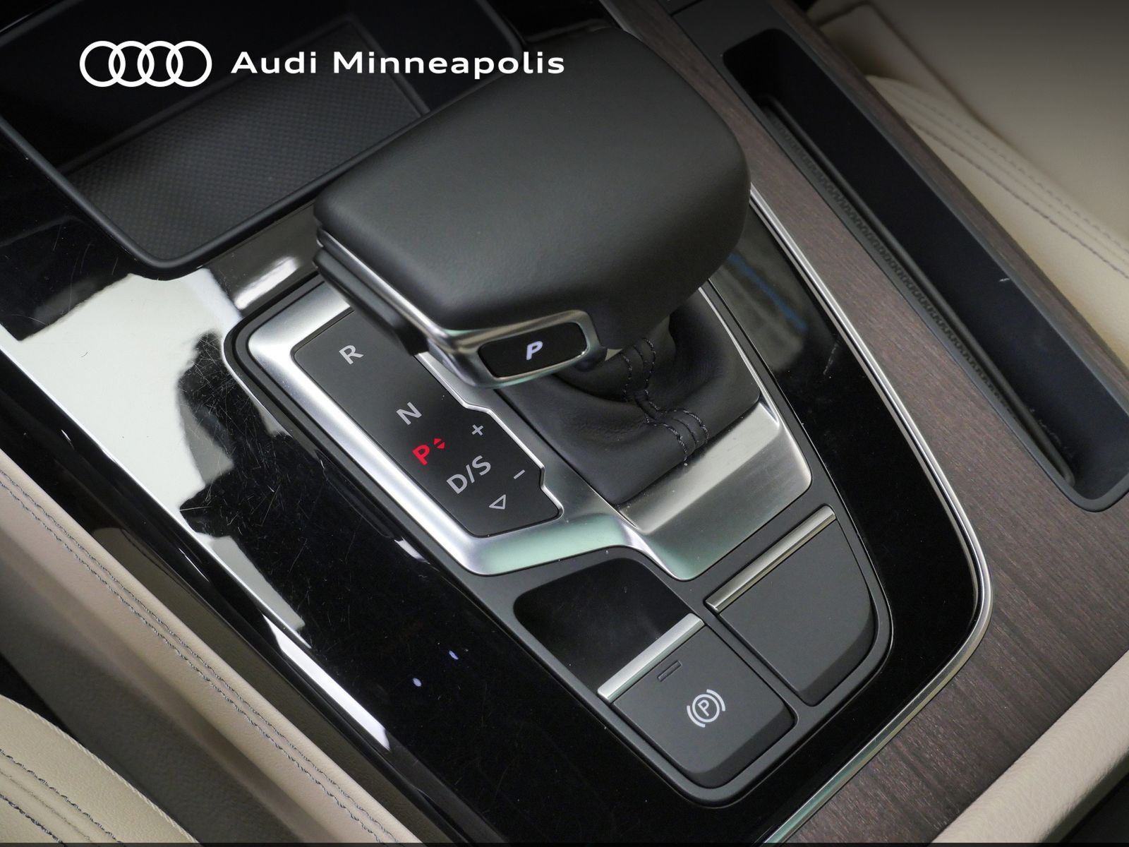 Thumbnail: 2023 Audi Q5 - 32