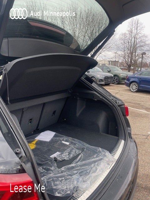 Thumbnail: 2025 Audi Q3 - 18