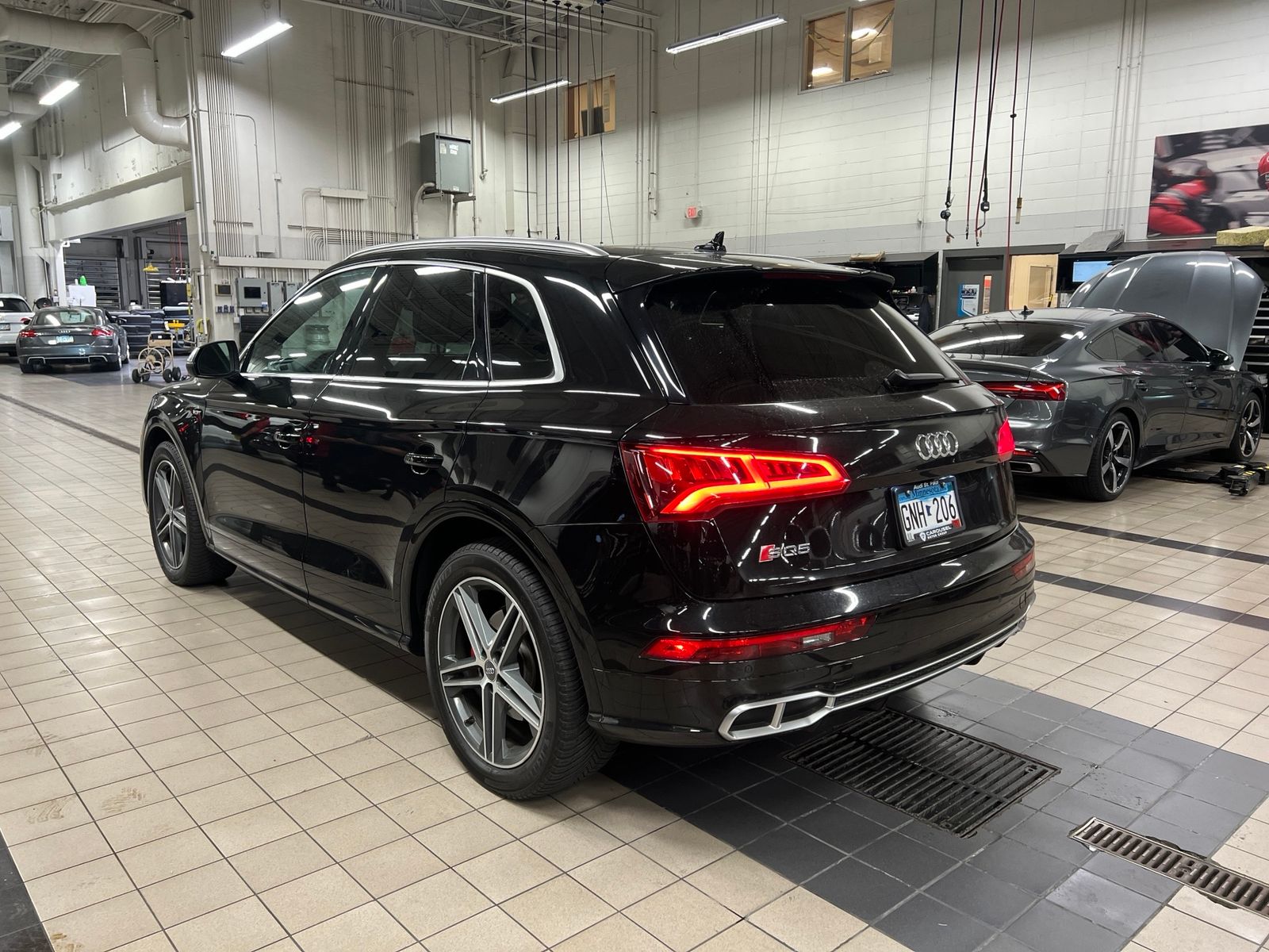 Thumbnail: 2018 Audi SQ5 - 4