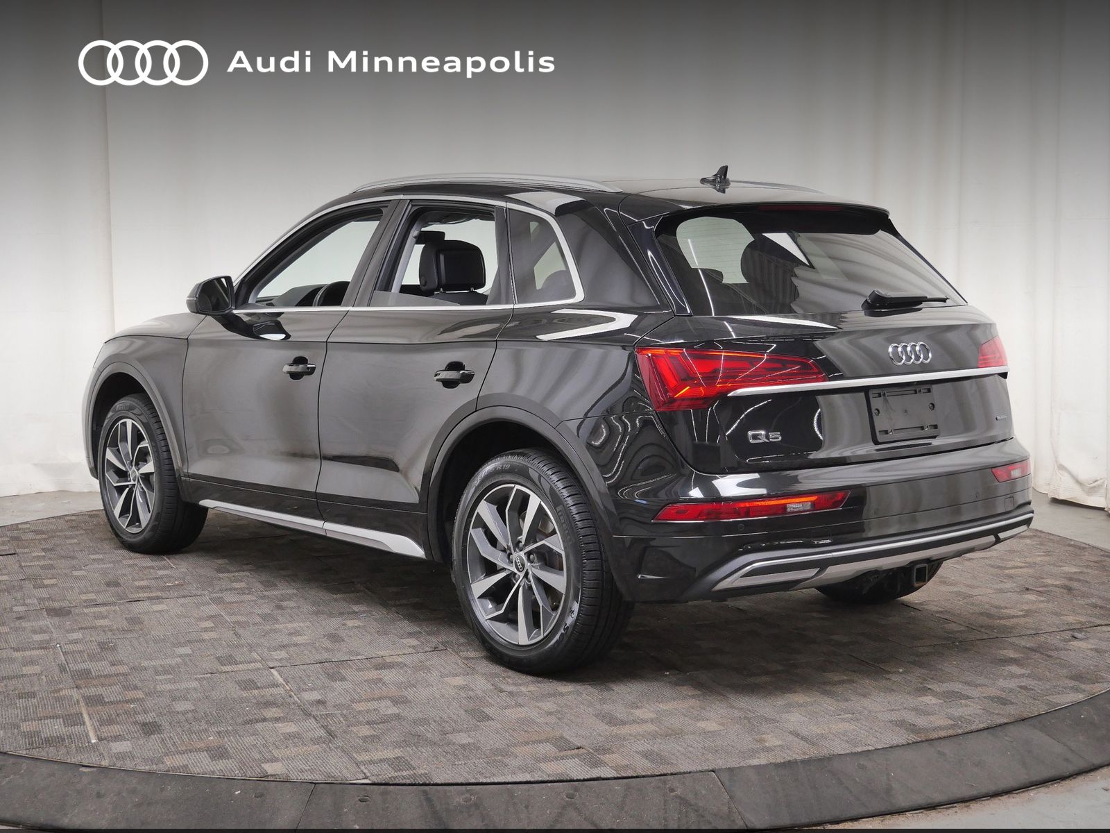 Thumbnail: 2021 Audi Q5 - 4