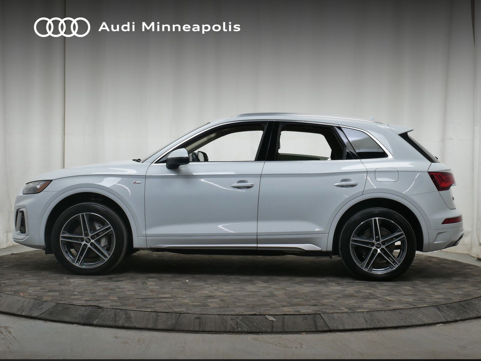 Thumbnail: 2023 Audi Q5 - 3