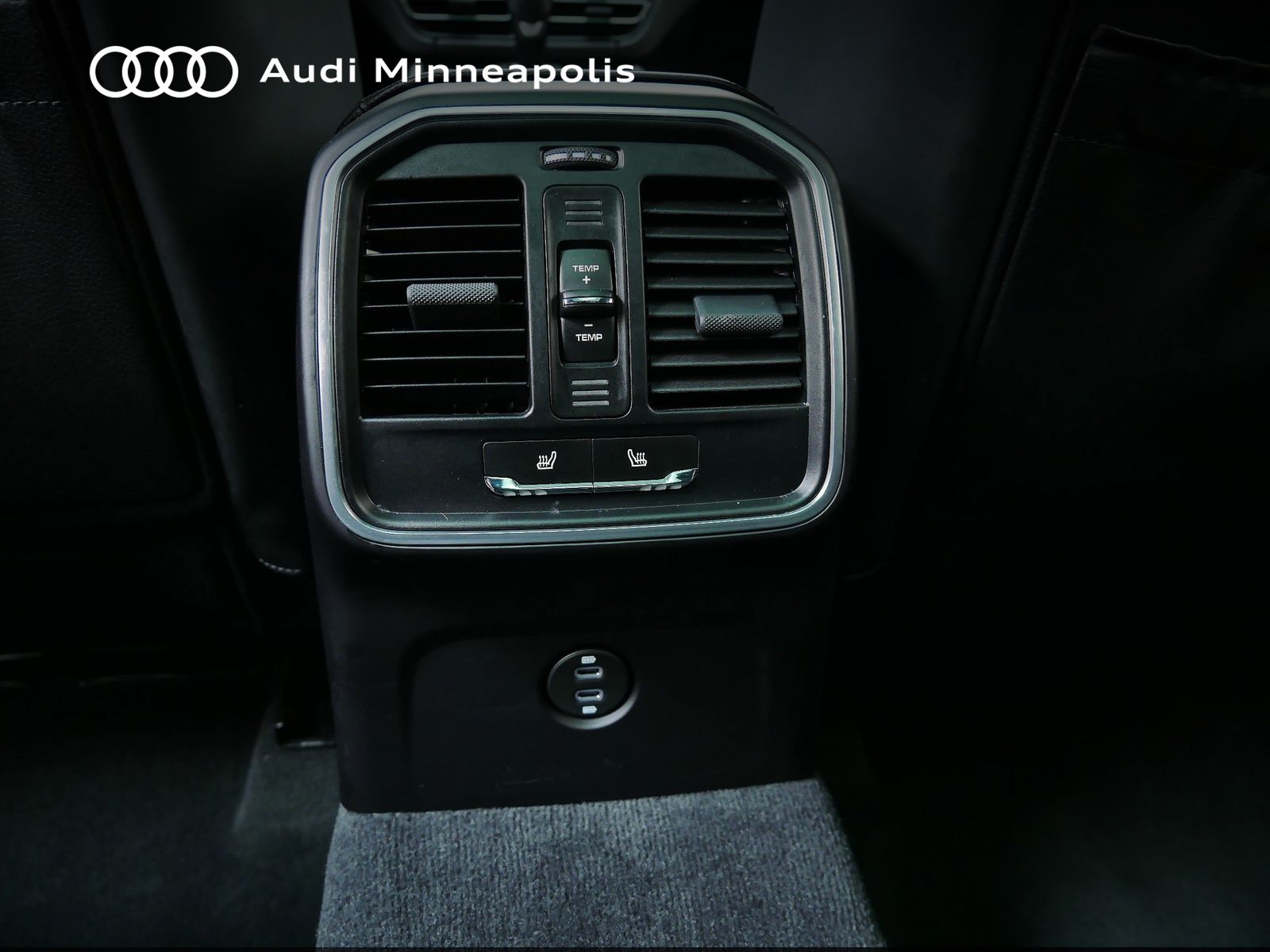 Thumbnail: 2023 Porsche Macan - 16