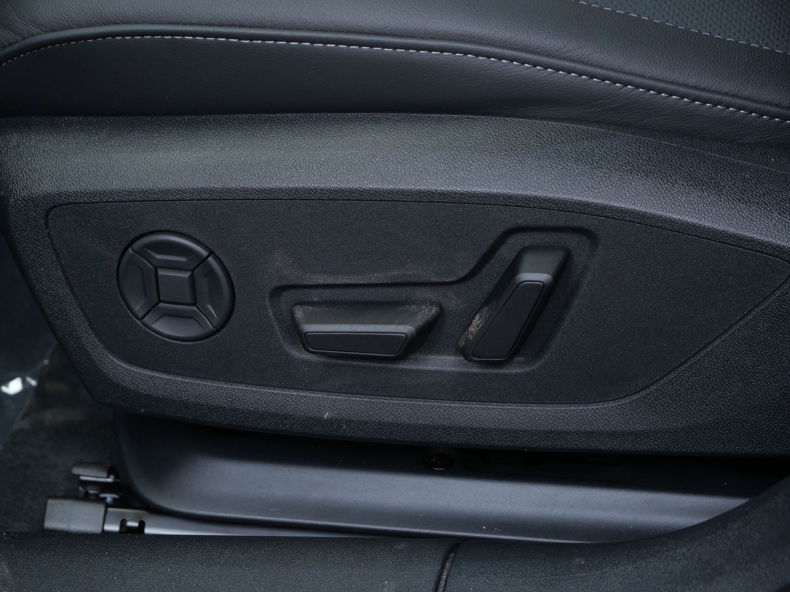 Thumbnail: 2026 Audi A6 - 11