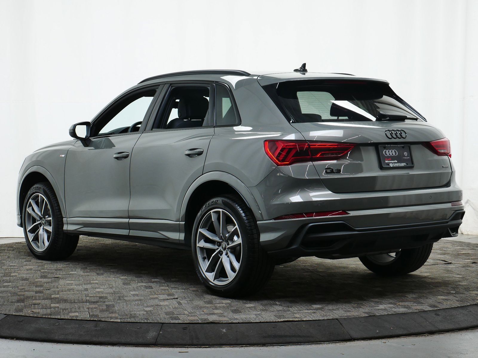 Thumbnail: 2025 Audi Q3 - 4