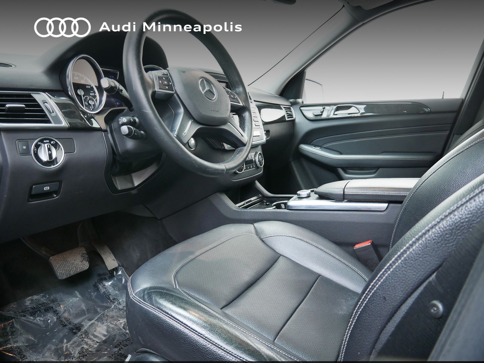 Thumbnail: 2015 Mercedes-Benz M-Class - 2