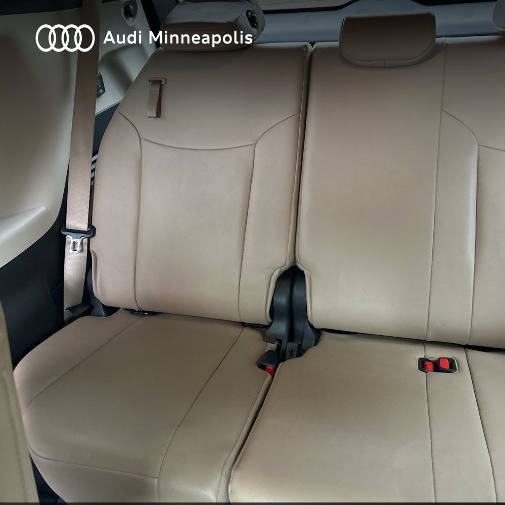 2022 Toyota Sienna Limited 13