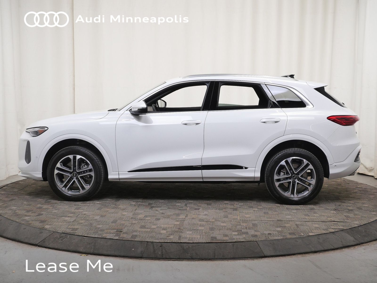 Thumbnail: 2025 Audi Q5 - 3