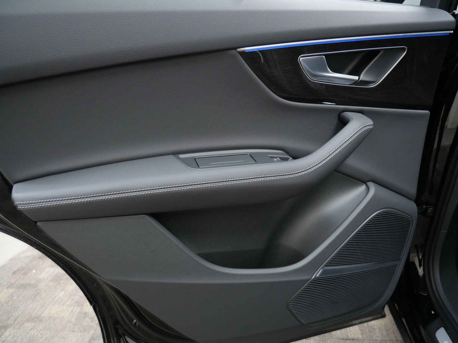 Thumbnail: 2026 Audi Q7 - 13