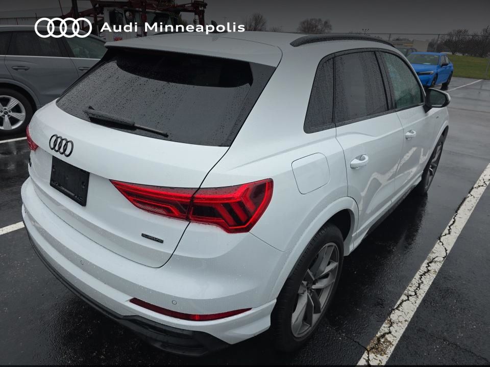 Thumbnail: 2023 Audi Q3 - 4