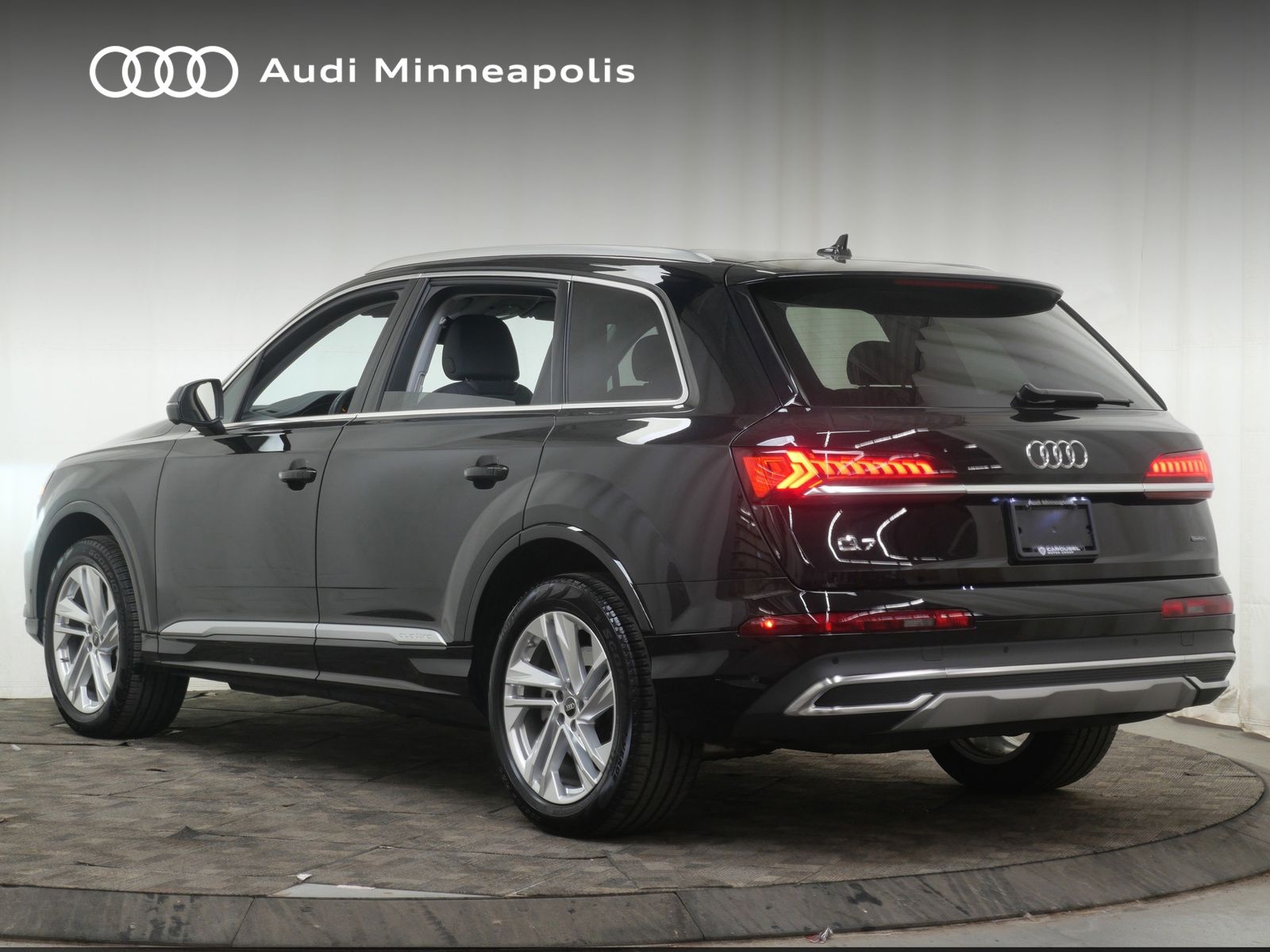 Thumbnail: 2023 Audi Q7 - 4