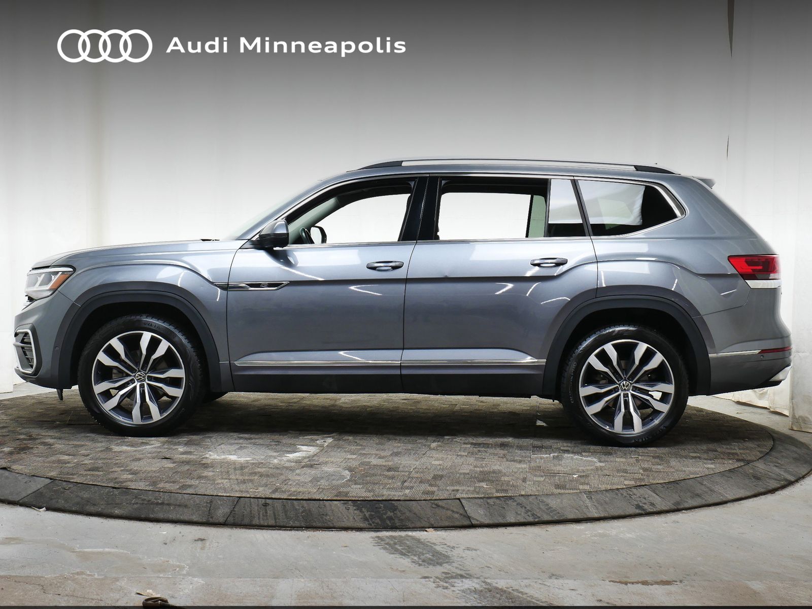 Thumbnail: 2021 Volkswagen Atlas - 3