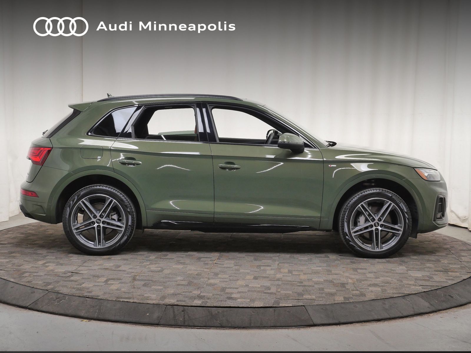 Thumbnail: 2023 Audi Q5 - 9
