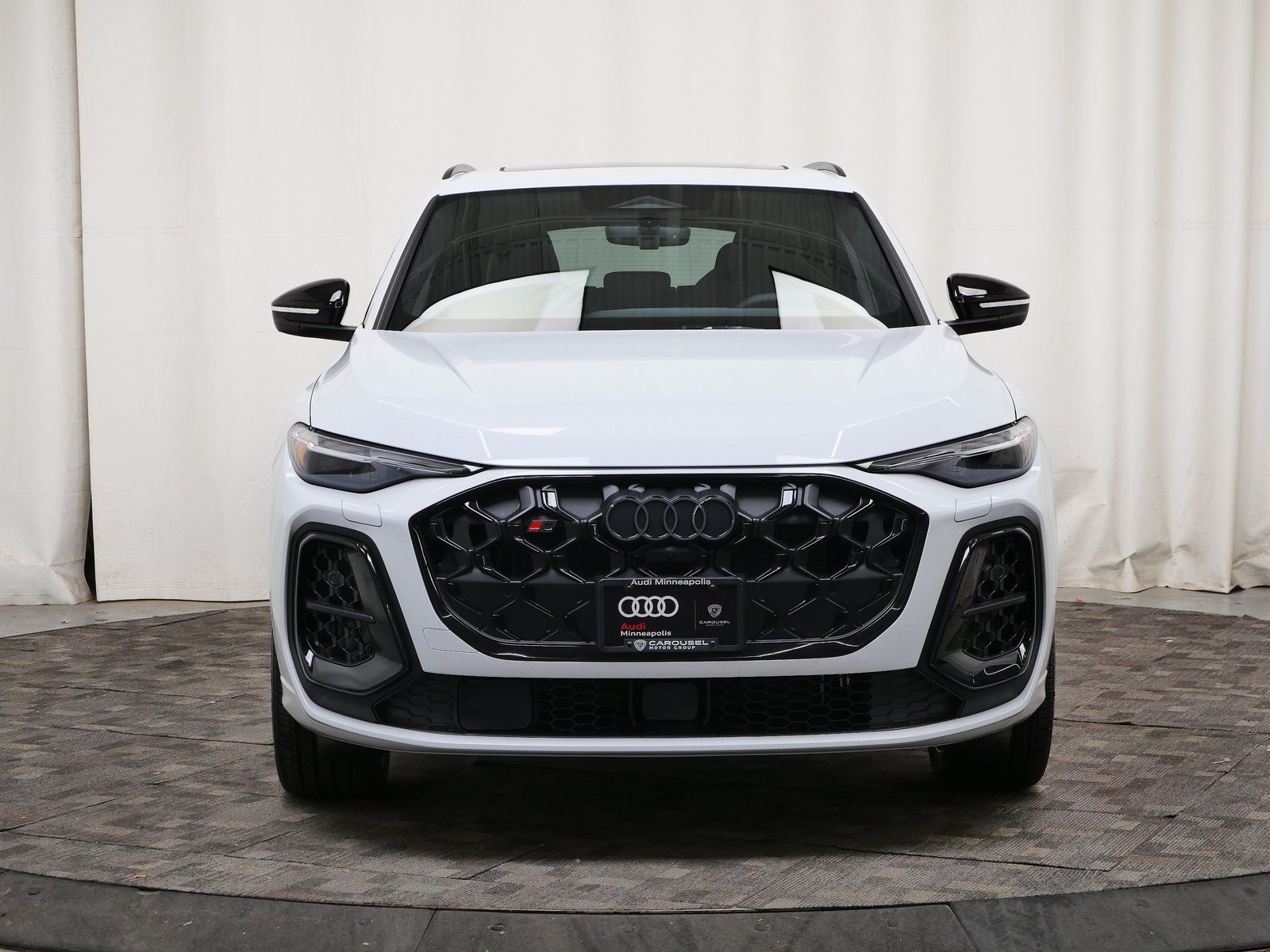 Thumbnail: 2026 Audi SQ5 - 9