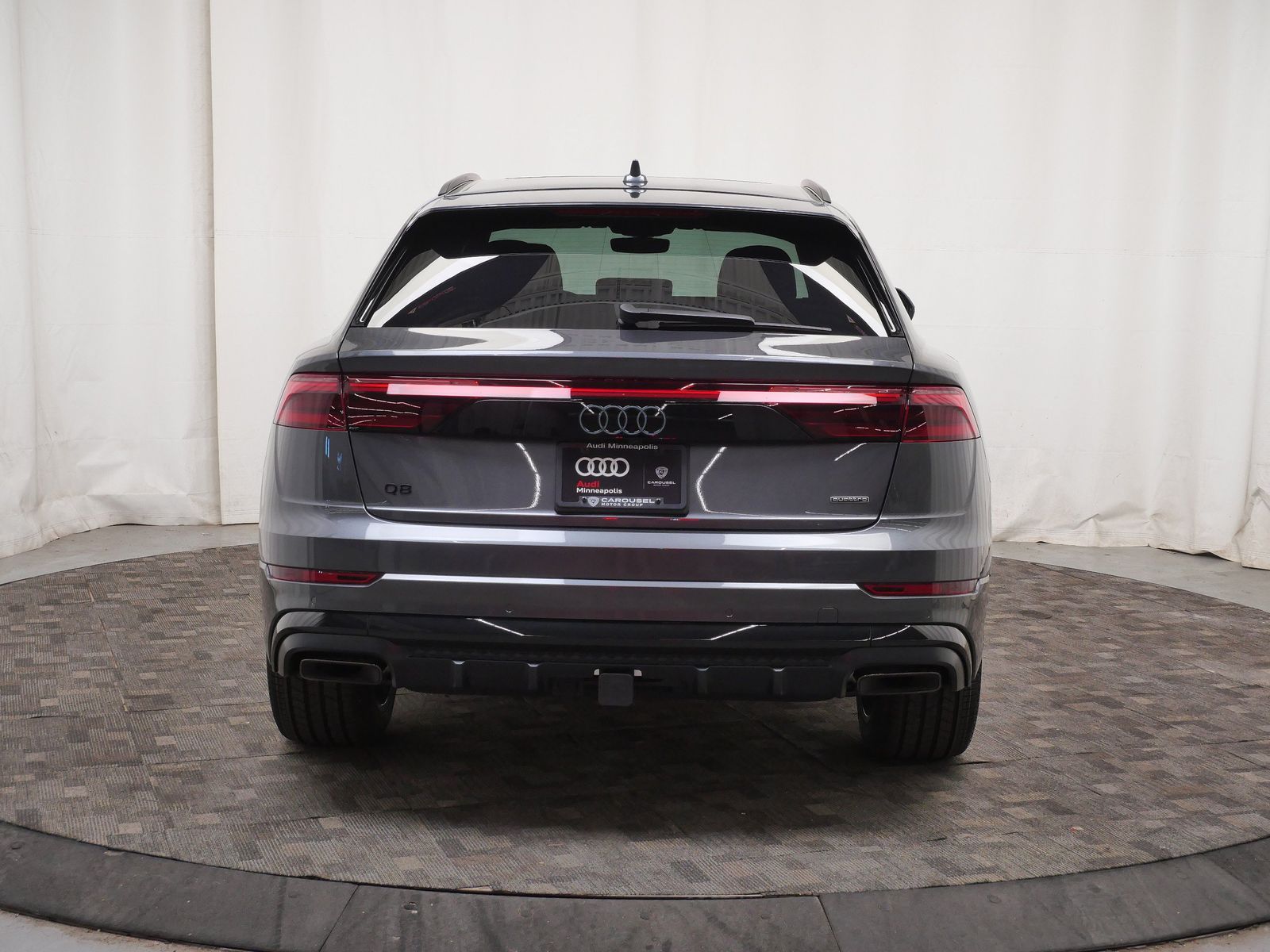 Thumbnail: 2026 Audi Q8 - 5
