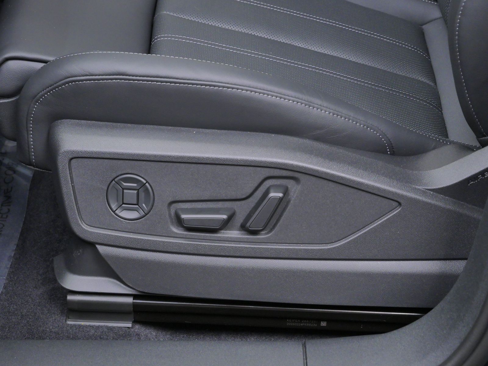 Thumbnail: 2026 Audi Q5 - 11