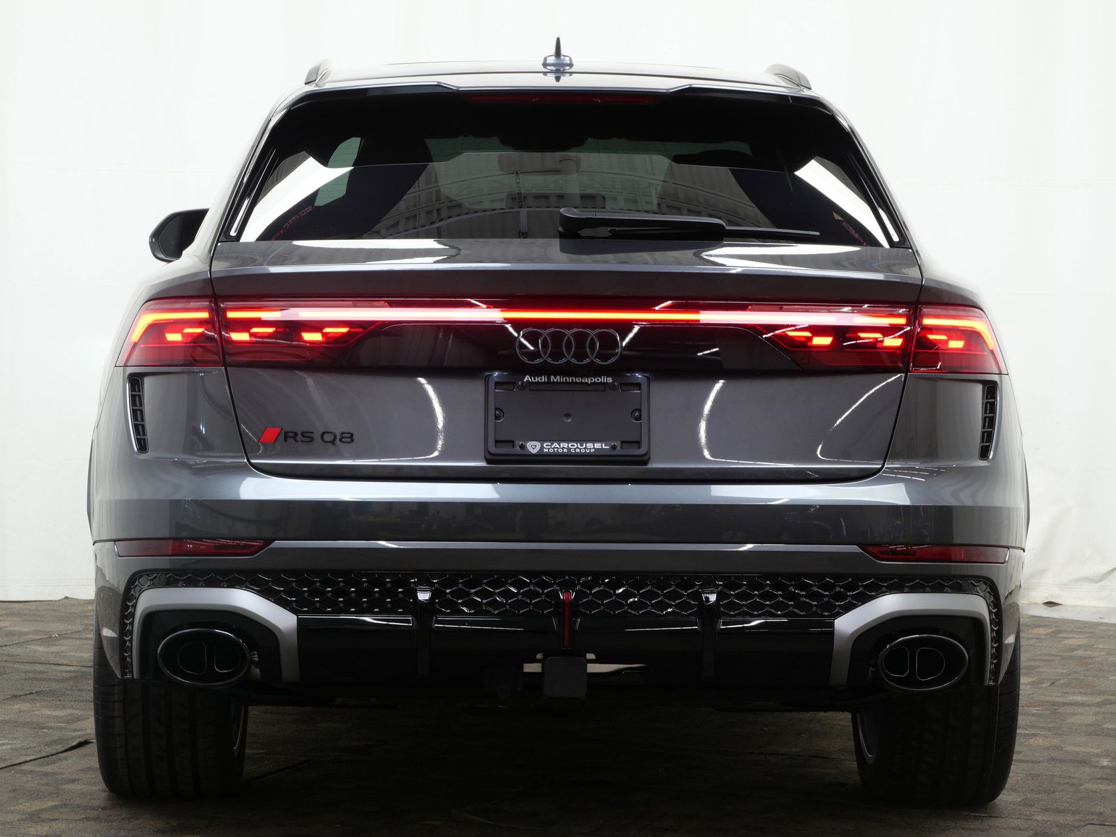Thumbnail: 2026 Audi RS Q8 - 5
