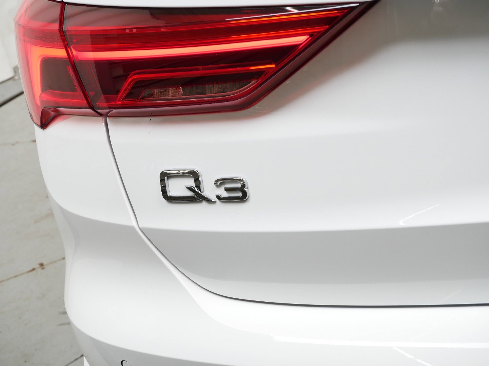 Thumbnail: 2023 Audi Q3 - 25