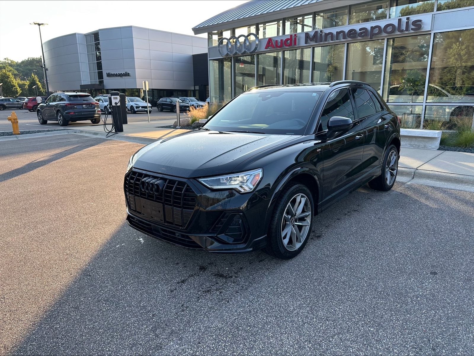 Thumbnail: 2021 Audi Q3 - 1